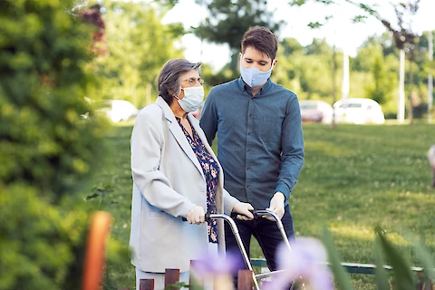 8 Tips to Help Seniors Cope With the COVID-19 Pandemic