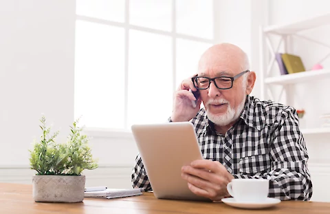 How Seniors Can Start Volunteering By Phone