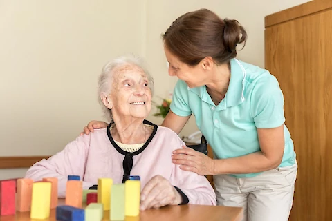 Navigating The Stages of Dementia with Knowledgeable In-Home Care for Your Loved Ones