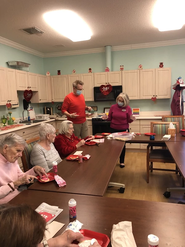 Senior Helpers and Pines at Hilton Head kicked off this year’s Valentine’s Day with special sweets for the residents.