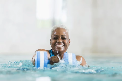 5 Top Benefits of Swimming for Seniors Who Need Alzheimer's Care