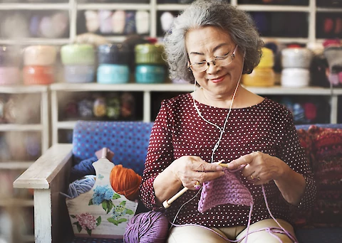 4 Health-Boosting Hobbies for Seniors and Caregivers
