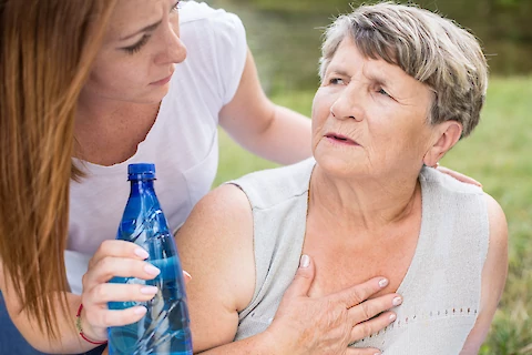 Caregiver's Guide to the Difference Between Heat Stroke and Heat Stress for Seniors
