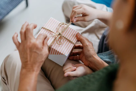 3 Strategies for Brainstorming Gifts for Seniors with Arthritis or Limited  Hand Mobility