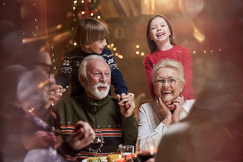 How to Combat Loneliness Among Senior Citizens During the Holiday Season