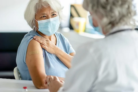 What Symptoms to Expect From the Flu Shot (And How to Treat Them)