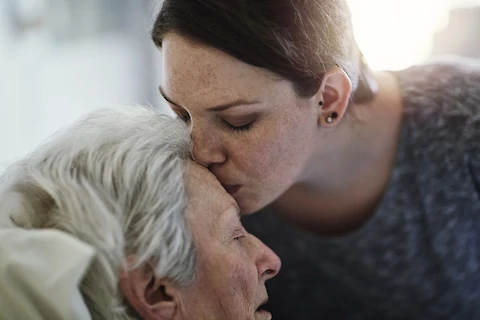 New Year's Resolutions to Help Caregivers of Senior Parents This Year