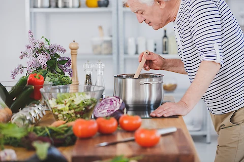 Slow Cooking 101: Easy Healthy Meals for Busy Retirees