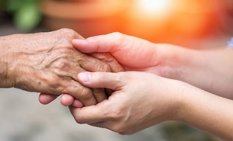 4 Common Signs of Senior Caregiver Abuse (And What to Do About It)