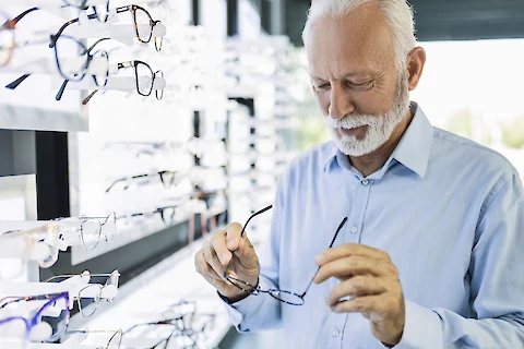 Debunking Common Myths About Eye Problems in Seniors