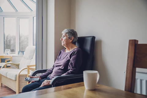 Loneliness In Seniors: Warning Signs to Look Out For and How to Help