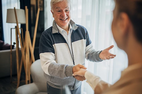 How to Find a Better Senior Caretaker After a Negative First Experience