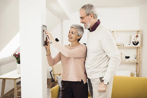 Technology In Aging Care: What You Need To Know About Smart Homes And Wearables For Seniors