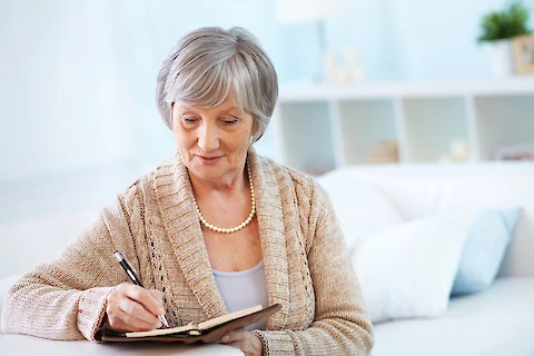 Gratitude Journaling for Seniors: What's the Science?