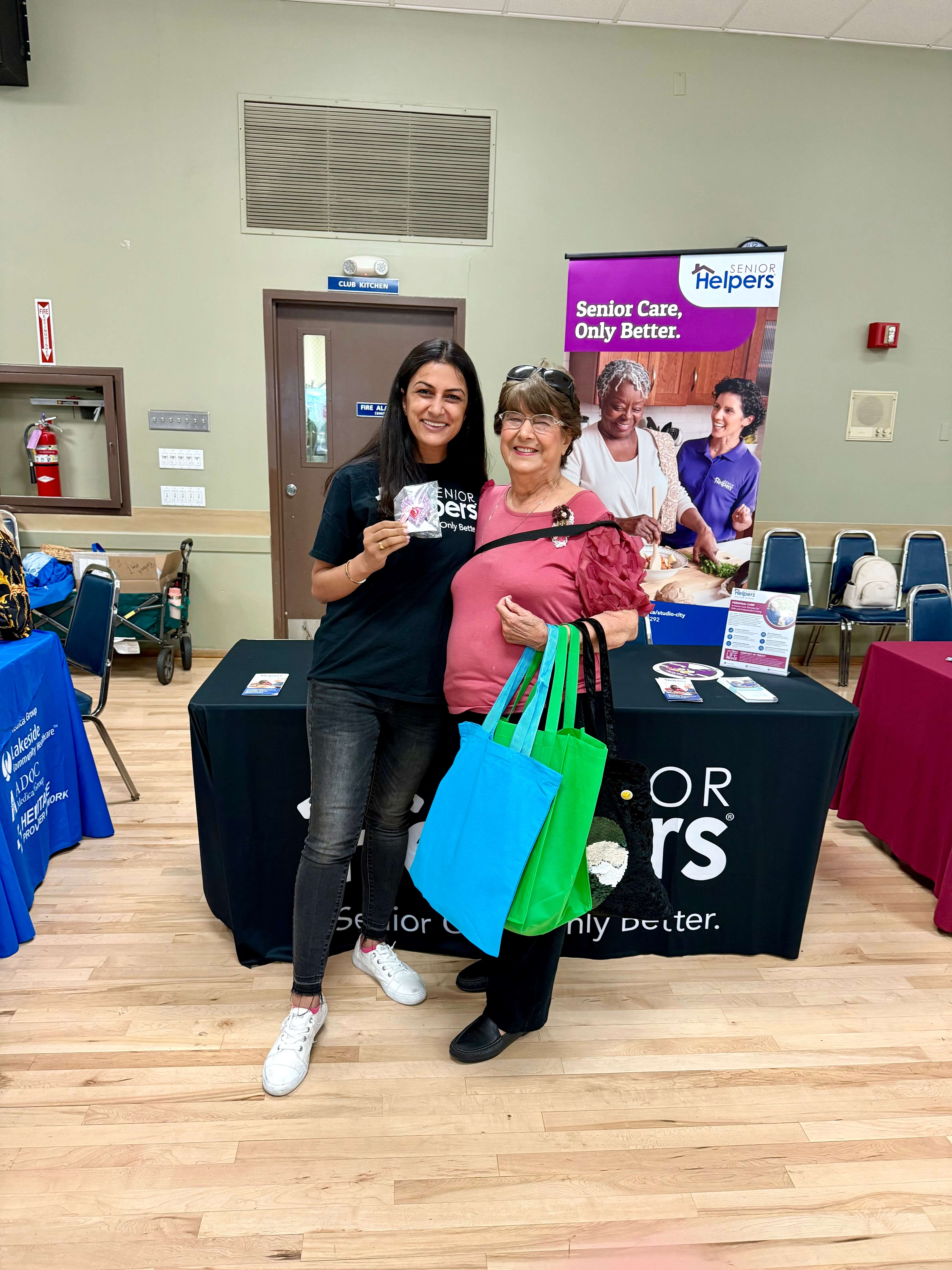 A heartwarming day at the Senior Fair at Joslyn Center — I was so touched by a lovely elder who gifted me her handmade brooch. Got so much love and support from the people who stopped by our table — everyone was excited to learn more about Senior Helpers and how we support aging with dignity!